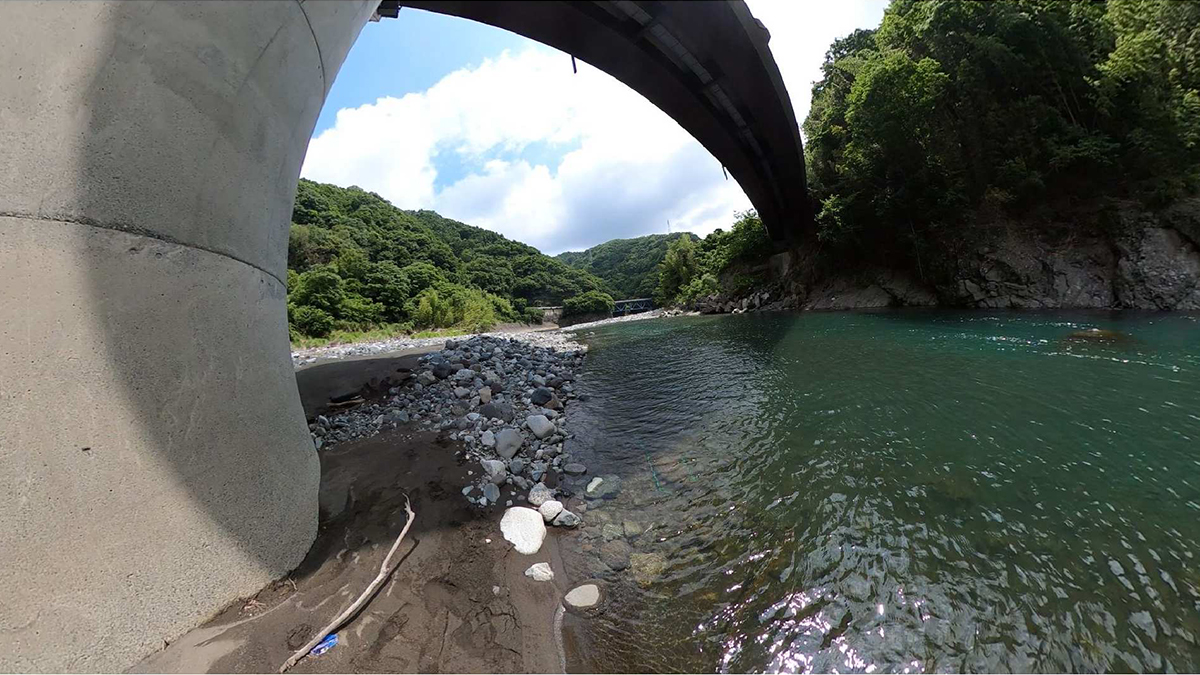 360°動画の撮影（山間部橋梁床版下面確認）